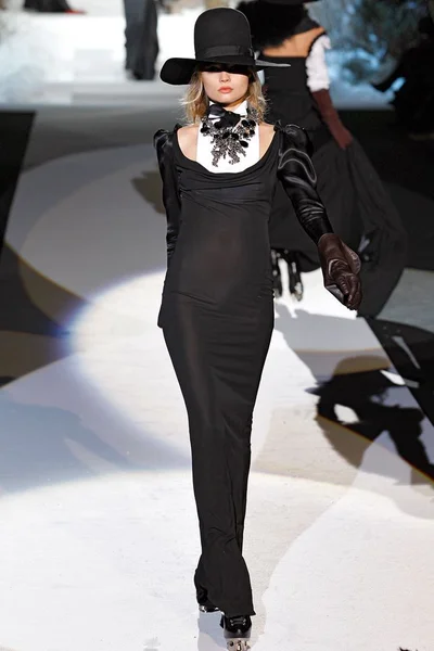 Look 29